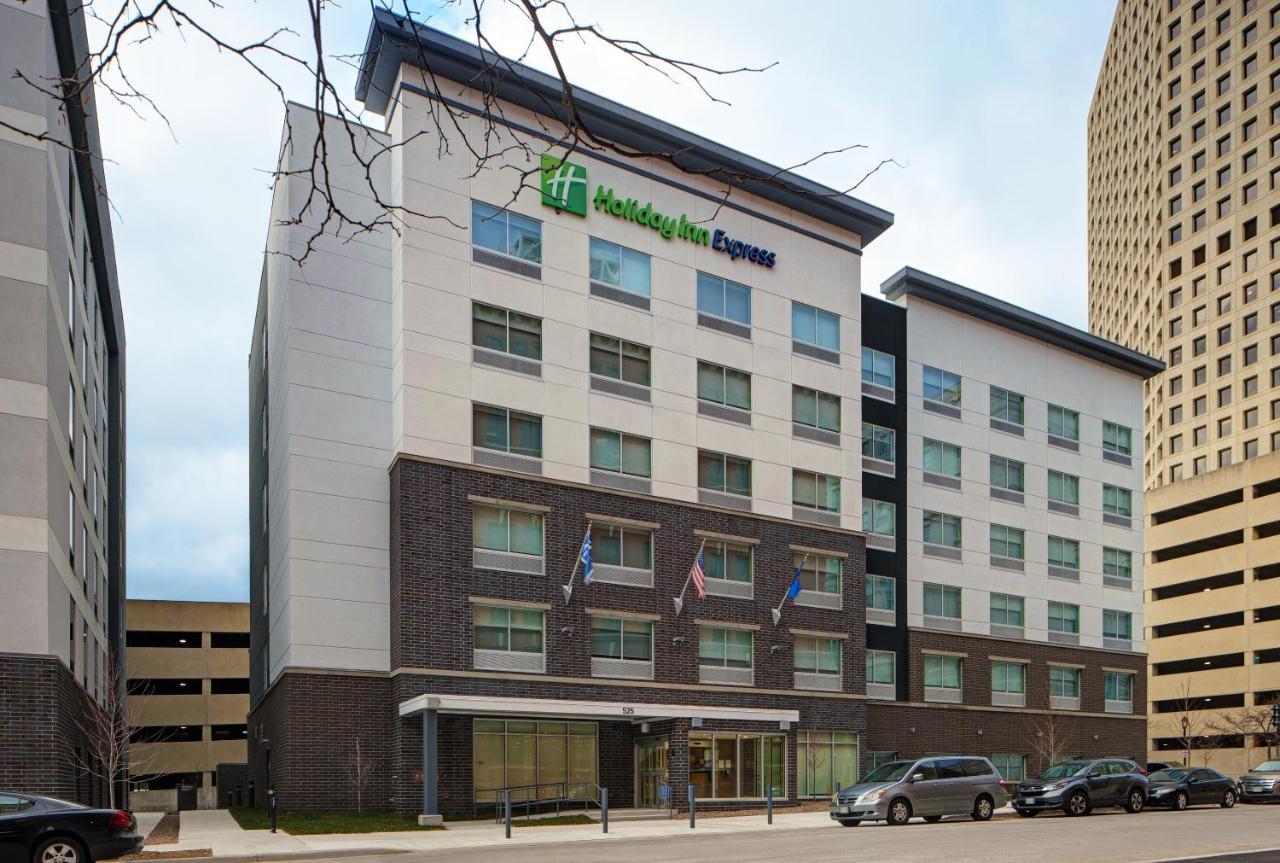 Holiday Inn Express - Milwaukee Downtown By Ihg Extérieur photo