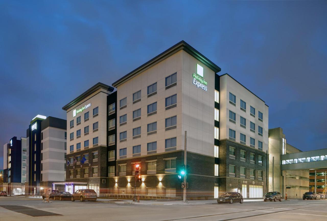 Holiday Inn Express - Milwaukee Downtown By Ihg Extérieur photo
