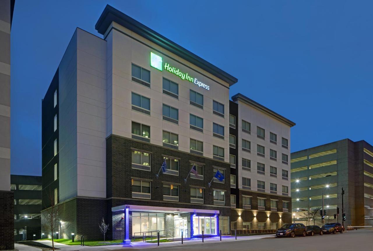 Holiday Inn Express - Milwaukee Downtown By Ihg Extérieur photo