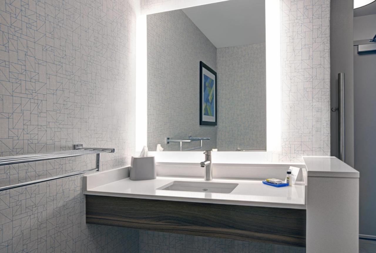 Holiday Inn Express - Milwaukee Downtown By Ihg Extérieur photo