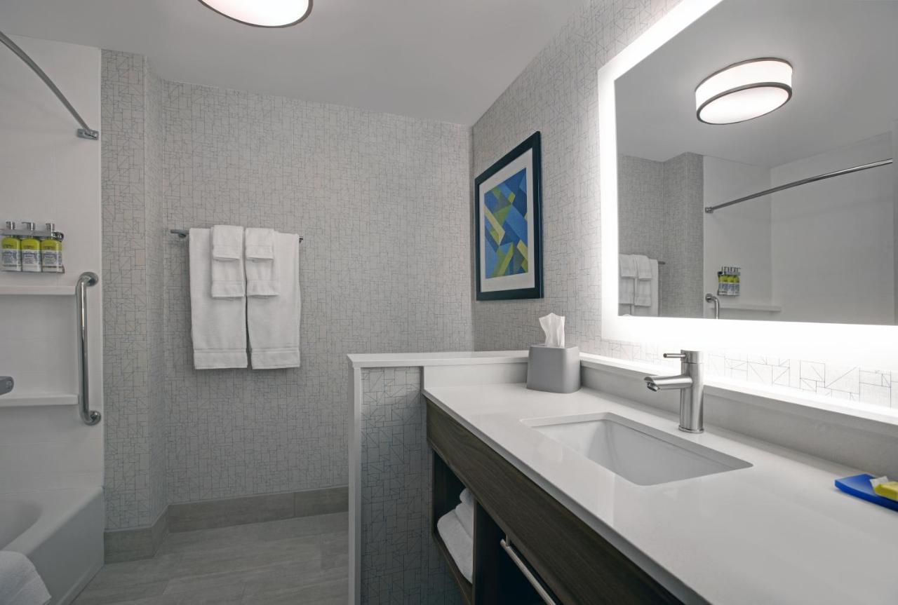 Holiday Inn Express - Milwaukee Downtown By Ihg Extérieur photo